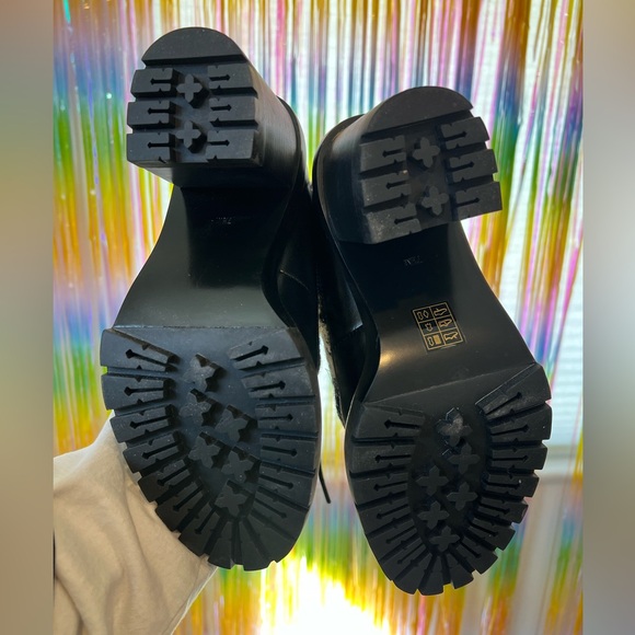 Tory Burch Black and Cream Tweed Lace-Up Block Heel Ankle Boots - Picture 6 of 8